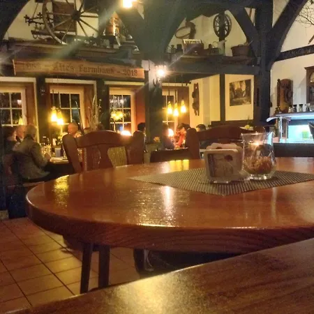 Altes Farmhaus Und Lienen