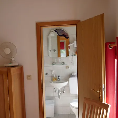 Altes Farmhaus Und ゲストハウス 3*