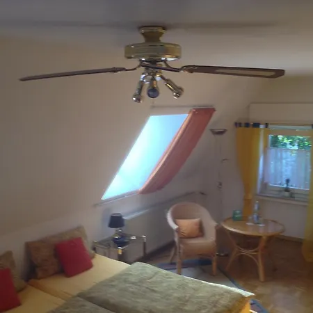 Casa de hóspedes Altes Farmhaus Und 3*