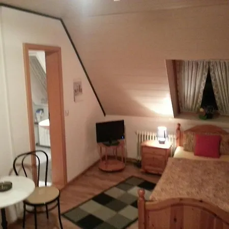 ゲストハウス Altes Farmhaus Und 3*