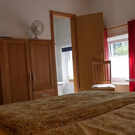 Altes Farmhaus Und 3* 리에넨