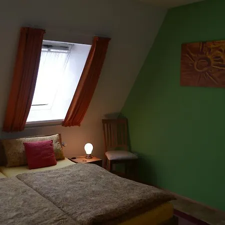 Altes Farmhaus بيت ضيافة