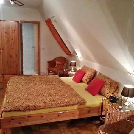 בית הארחה Altes Farmhaus Und 3*